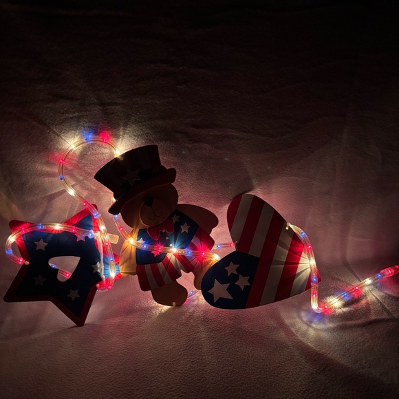 Avon Red White & Blue Lighted Accent Patriotic American Decoration Teddy Bear - Picture 3 of 4